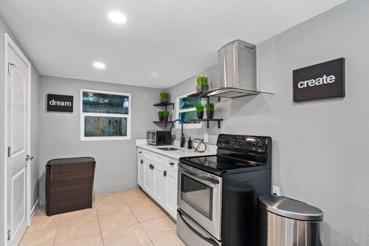 Modern House In Clearwater With Access To A Shared Swimming Pool Lejlighed Safety Harbor Eksteriør billede